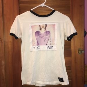 taylor swift tour shirt